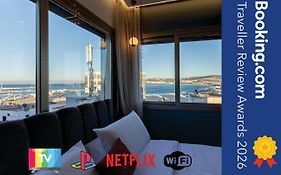 Marina View Residence, Luxury Studio, Ocean View, Enjoy Starlink High Speed Wifi, Iptv, Playstation Ps4 Plus, Near Tgv, Airport Bus, Taxi, Indrive, And So On